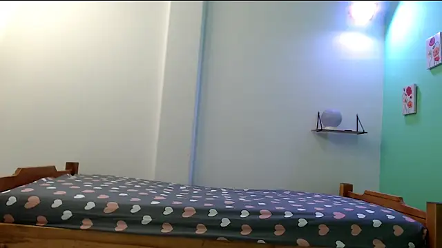 evaleribigtits18 online show from 12, 2, 2026