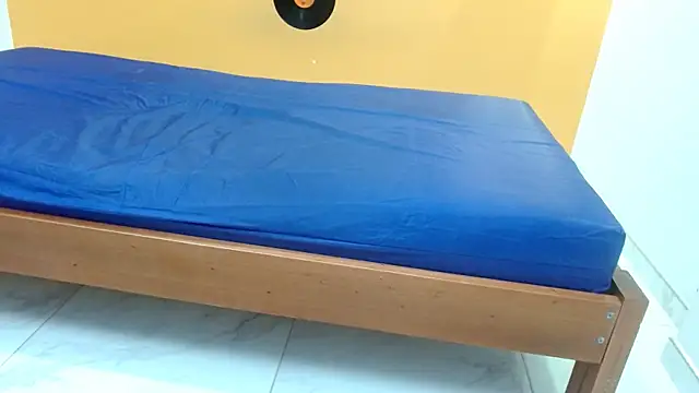 evaleribigtits18 online show from 12, 9, 2025