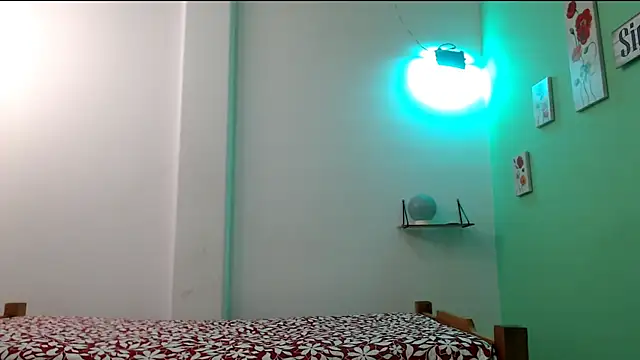 evaleribigtits18 online show from 30, 4, 2026