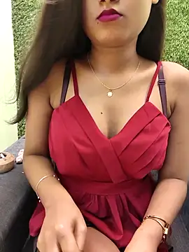 yhona darling online show from 4, 4, 2026