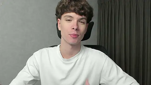 Snapshot of calvin_love_you chatting on 3, 3, 2026 calvin love you online show from 3, 3, 2026