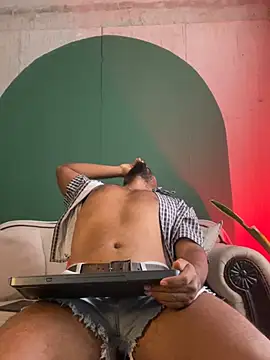 noah jones   online show from 16, 4, 2026