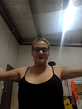 Snapshot of llASHll chatting on 19, 11, 2025 llASHll online show from 19, 11, 2025