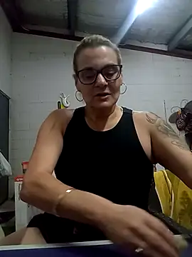 Snapshot of llASHll chatting on 23, 11, 2025 llASHll online show from 23, 11, 2025