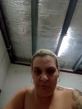 Snapshot of llASHll chatting on 26, 11, 2025 llASHll online show from 26, 11, 2025