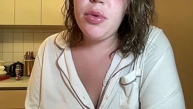 Snapshot of lilylush24 chatting on 19, 2, 2025 lilylush24 online show from 19, 2, 2025