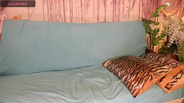 KelliRaid online show from 30, 10, 2025