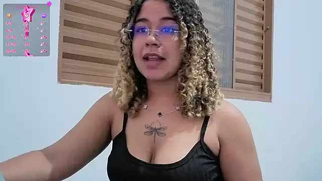 VitoriaFernandes online show from 7, 1, 2026