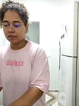 VitoriaFernandes online show from 17, 2, 2026