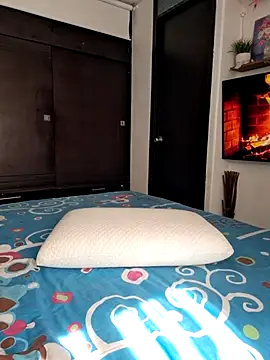 CarolineMuzgui online show from 7, 11, 2025