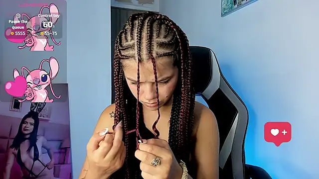 Snapshot of PaigeJayden chatting on 14, 10, 2025 PaigeJayden online show from 14, 10, 2025