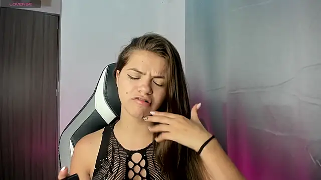 Snapshot of PaigeJayden chatting on 16, 12, 2025 PaigeJayden online show from 16, 12, 2025