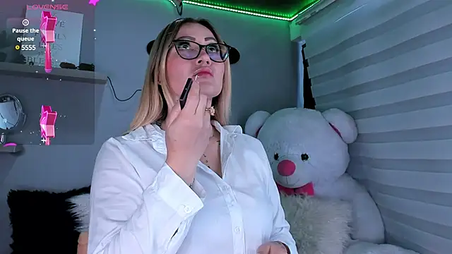 Alexasmith06 online show from 28, 2, 2025