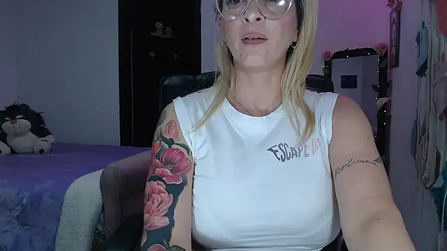 yulieth anamar online show from 16, 3, 2025