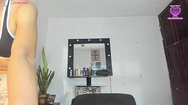 Snapshot of Sophie_sweett19 chatting on 1, 2, 2026 Sophie sweett19 online show from 1, 2, 2026