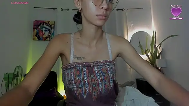 Snapshot of Sophie_sweett19 chatting on 25, 2, 2026 Sophie sweett19 online show from 25, 2, 2026