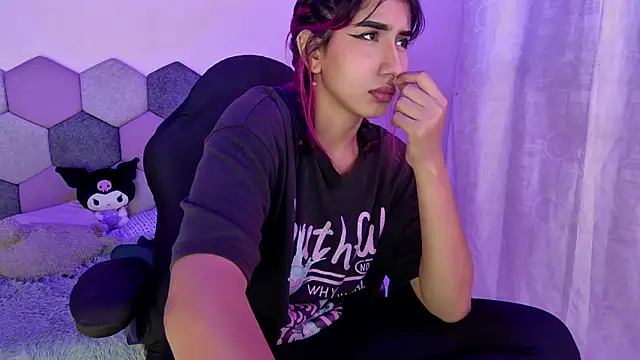 Horny tgn online show from 12, 1, 2026