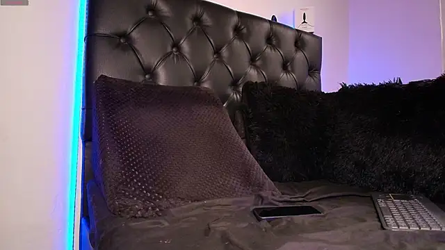 James1lee  online show from 8, 4, 2026