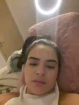 rebeccaareys online show from 6, 2, 2025