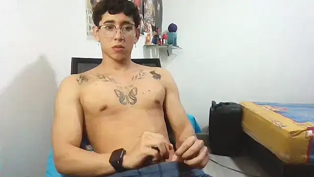 Snapshot of Dillom420 chatting on 5, 2, 2025 Dillom420 online show from 5, 2, 2025