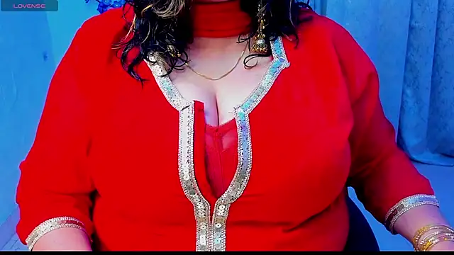 Snapshot of Gulabi_Queen chatting on 5, 12, 2025 Gulabi Queen online show from 5, 12, 2025