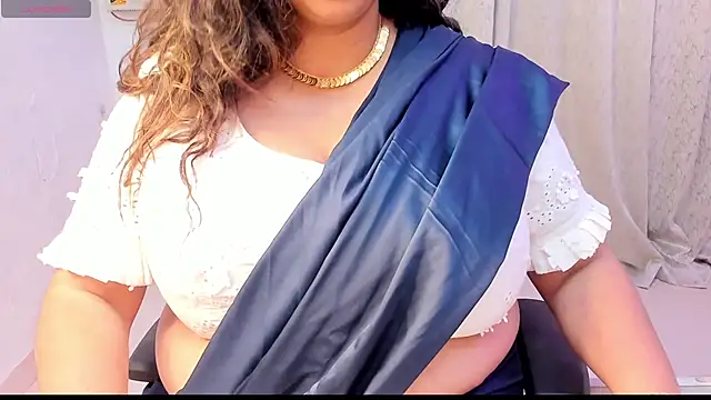 Snapshot of Gulabi_Queen chatting on 28, 9, 2025 Gulabi Queen online show from 28, 9, 2025