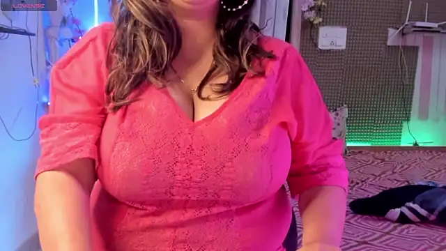 Snapshot of Gulabi_Queen chatting on 9, 2, 2025 Gulabi Queen online show from 9, 2, 2025