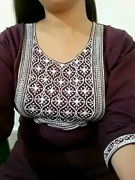 Snapshot of Arohi_is_Live chatting on 28, 1, 2025 Arohi is Live online show from 28, 1, 2025