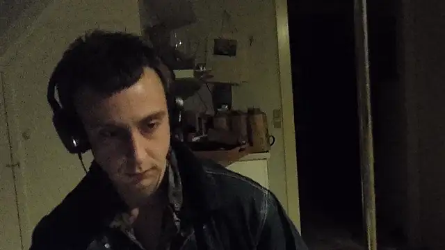 Snapshot of Stephanien chatting on 8, 1, 2025 Stephanien online show from 8, 1, 2025