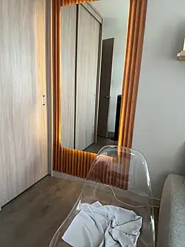 Snapshot of FridaKlein chatting on 9, 10, 2025 FridaKlein online show from 9, 10, 2025