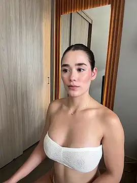 Snapshot of FridaKlein chatting on 21, 10, 2025 FridaKlein online show from 21, 10, 2025