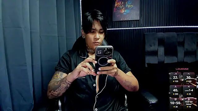 ZhoeStrong online show from 10, 11, 2025