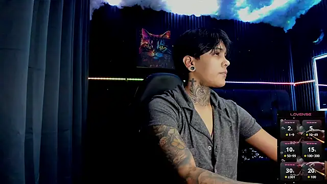 ZhoeStrong online show from 9, 11, 2025