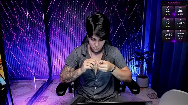 Snapshot of ZhoeStrong chatting on 1, 2, 2026 ZhoeStrong online show from 1, 2, 2026