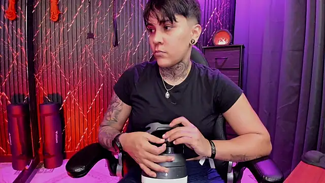 Snapshot of ZhoeStrong chatting on 22, 2, 2026 ZhoeStrong online show from 22, 2, 2026