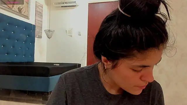 sofiaclauss online show from 6, 2, 2025