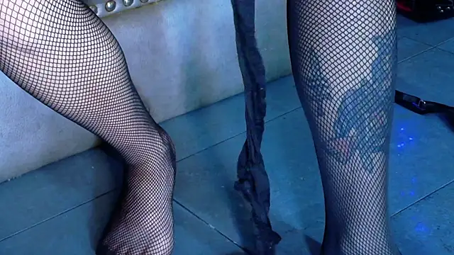 Snapshot of LusstCruella chatting on 17, 12, 2025 LusstCruella online show from 17, 12, 2025