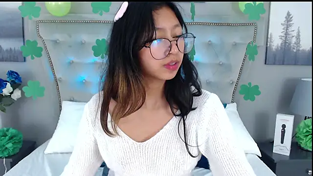 Yommi Winx online show from 18, 3, 2025