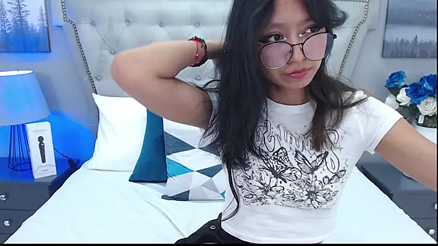 Yommi Winx online show from 11, 3, 2025