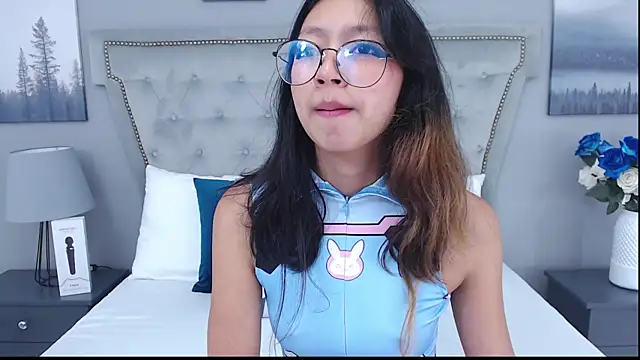 Yommi Winx online show from 4, 3, 2025