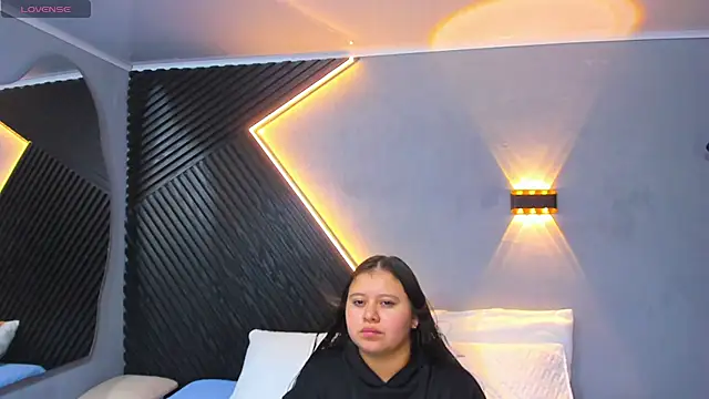 Snapshot of Laia_and_Aloby chatting on 16, 7, 2026 Laia and Aloby online show from 16, 7, 2026
