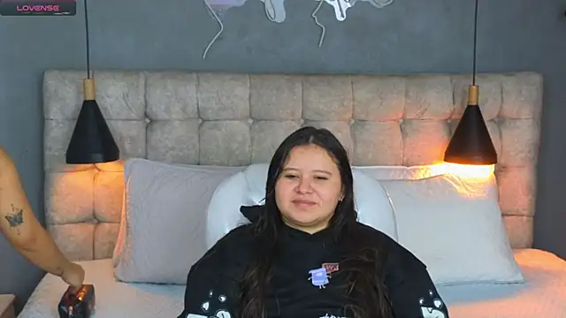 Laia and Aloby online show from 6, 1, 2026