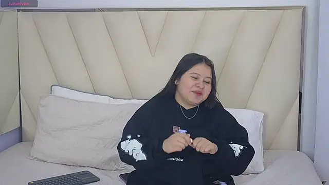 Laia and Aloby online show from 3, 2, 2026