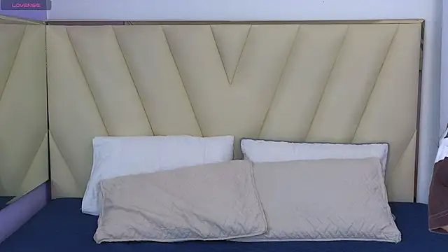 Laia and Aloby online show from 4, 2, 2026