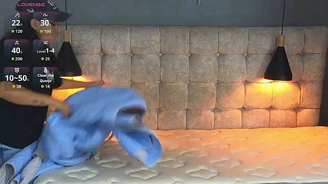 Laia and Aloby online show from 8, 9, 2025