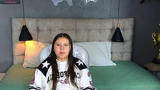 Laia and Aloby online show from 5, 11, 2025