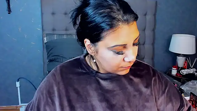 Snapshot of AmyCubes chatting on 7, 11, 2025 AmyCubes online show from 7, 11, 2025