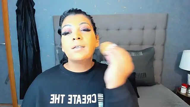 Snapshot of AmyCubes chatting on 8, 10, 2025 AmyCubes online show from 8, 10, 2025