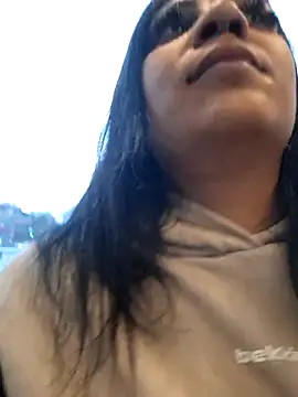 Snapshot of AmyCubes chatting on 6, 11, 2025 AmyCubes online show from 6, 11, 2025