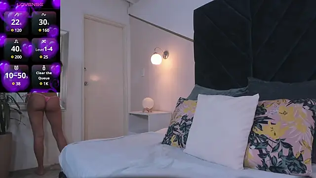 Snapshot of melaniee_jones chatting on 12, 12, 2024 melaniee jones online show from 12, 12, 2024